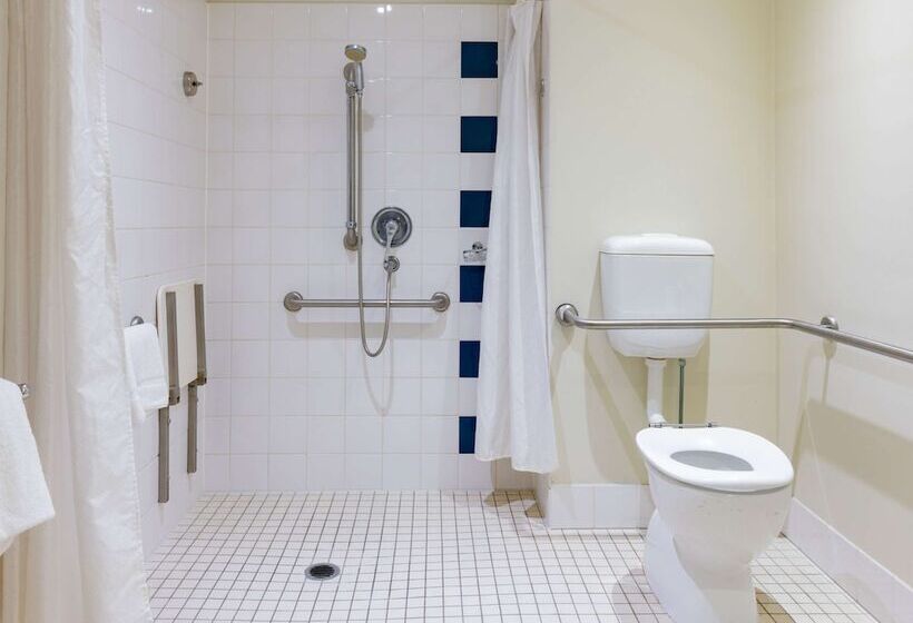 هتل Mercure Sydney Bankstown