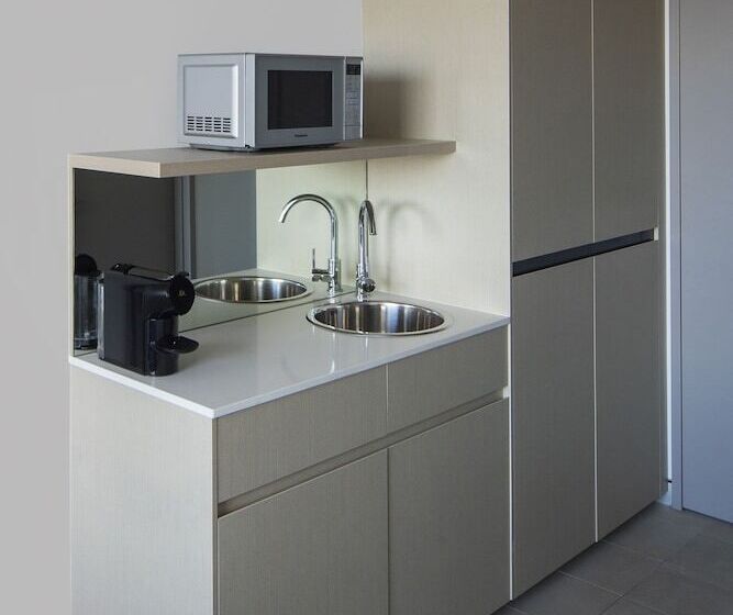 هتل Mercure Sydney Bankstown