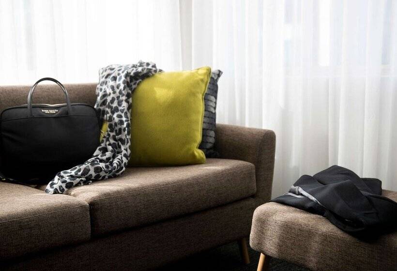 هتل Mercure Sydney Bankstown