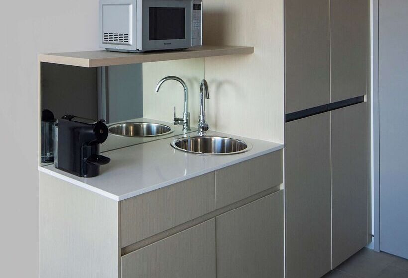 هتل Mercure Sydney Bankstown