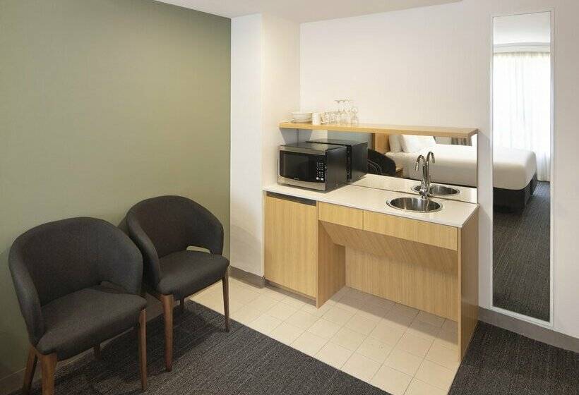 בית מלון כפרי Mercure Sydney Macquarie Park