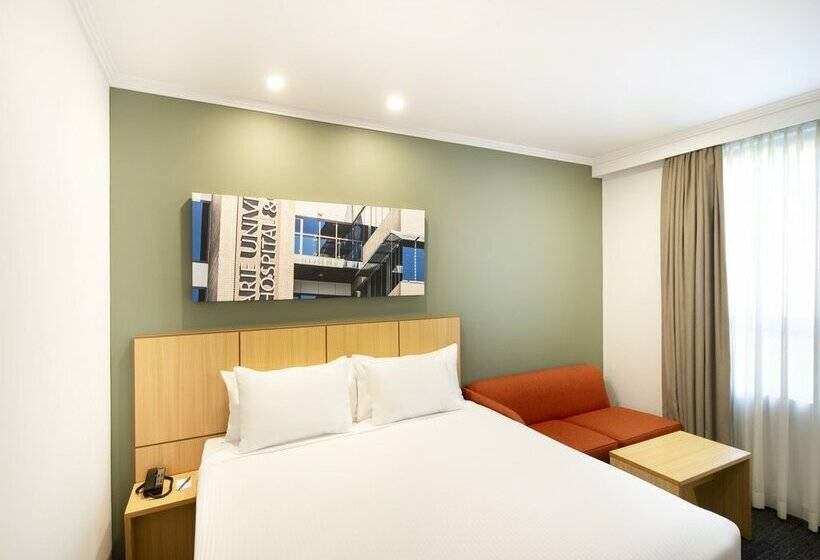 בית מלון כפרי Mercure Sydney Macquarie Park