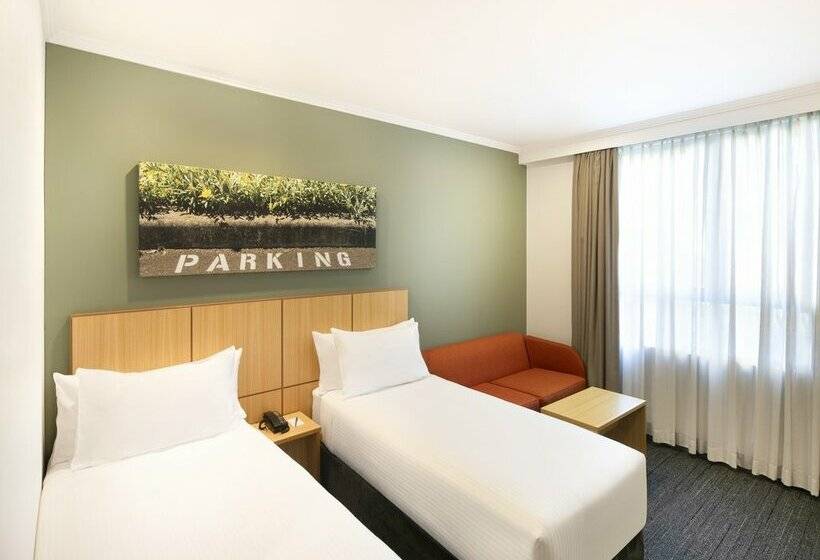 בית מלון כפרי Mercure Sydney Macquarie Park