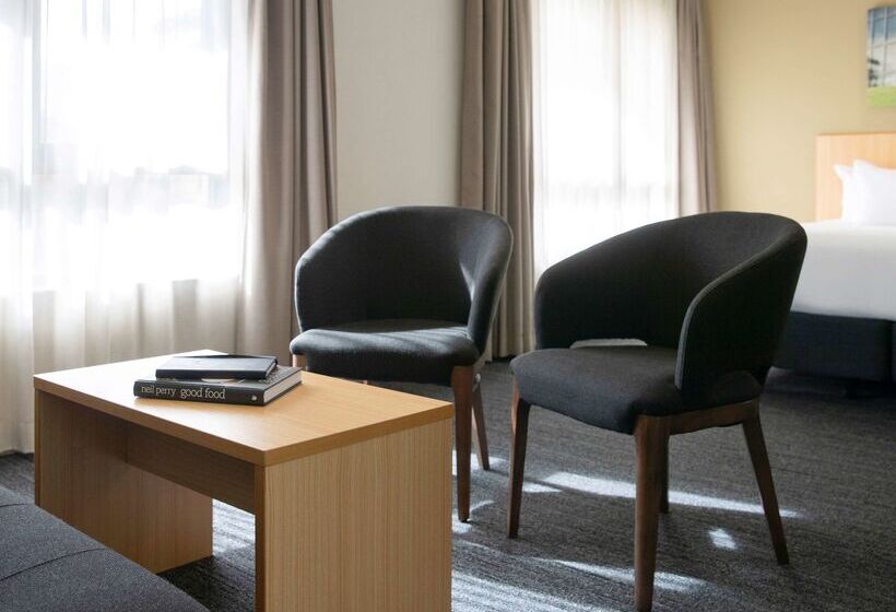 בית מלון כפרי Mercure Sydney Macquarie Park