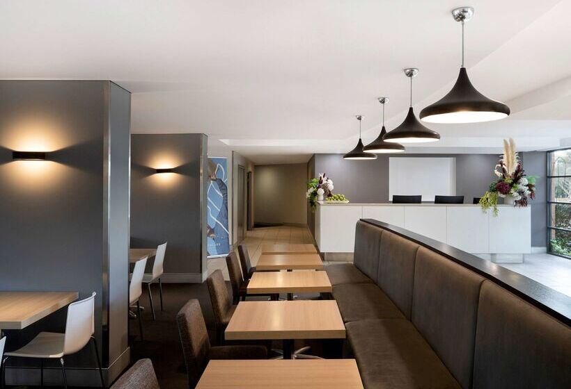 בית מלון כפרי Mercure Sydney Macquarie Park