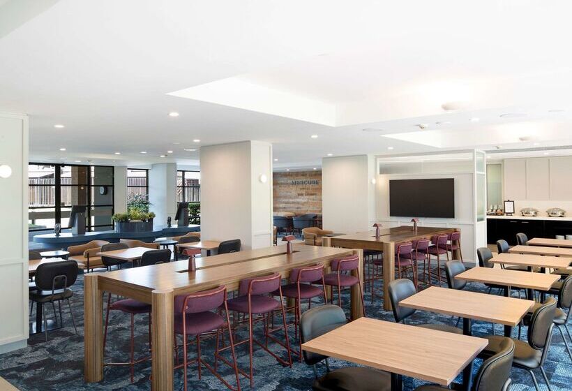 בית מלון כפרי Mercure Sydney Macquarie Park