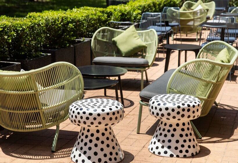 בית מלון כפרי Mercure Sydney Macquarie Park