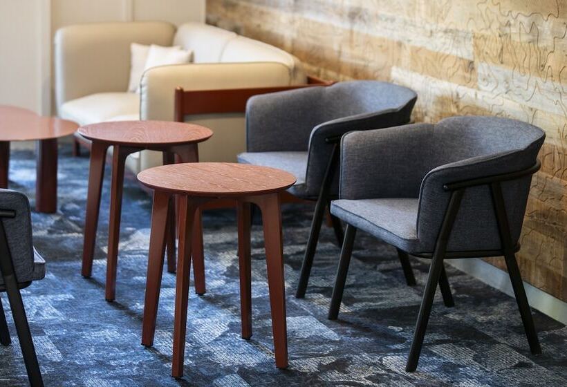 בית מלון כפרי Mercure Sydney Macquarie Park