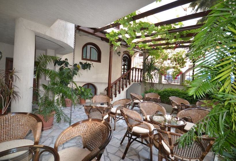 Hotel семеен хотел море