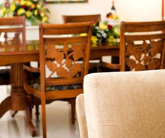 هتل Muscat Holiday