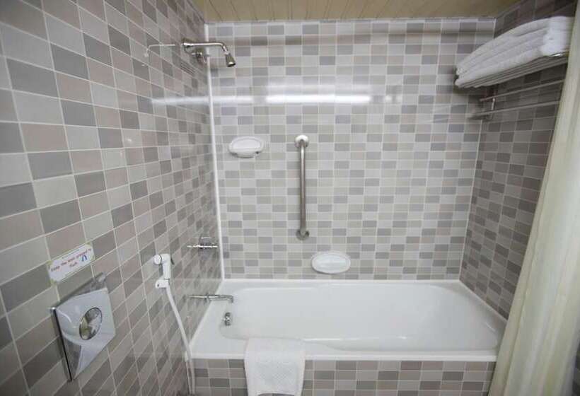 هتل Muscat Holiday