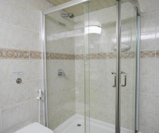 هتل Muscat Holiday