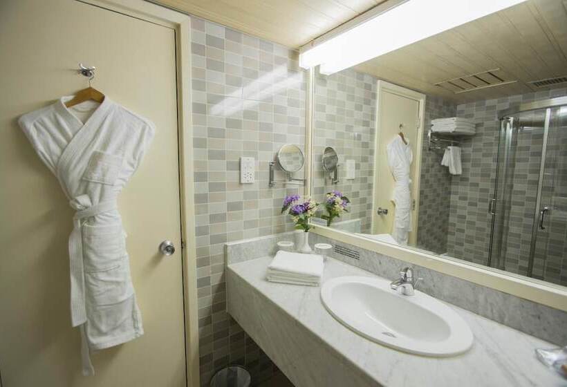 هتل Muscat Holiday