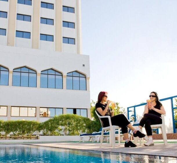 هتل Muscat Holiday