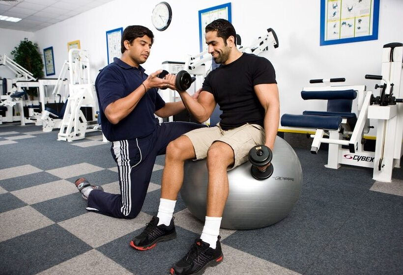 هتل Muscat Holiday