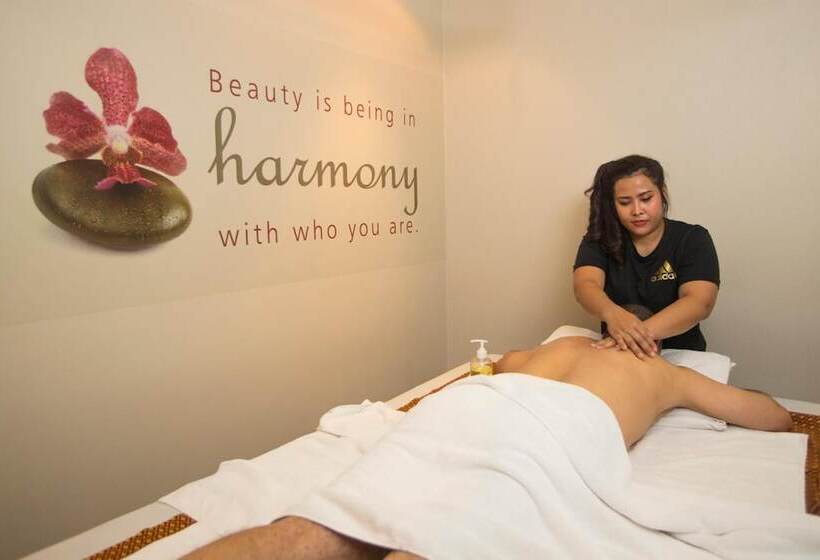 هتل Muscat Holiday