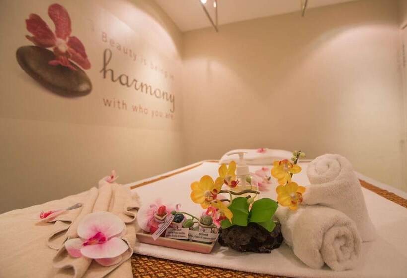 هتل Muscat Holiday