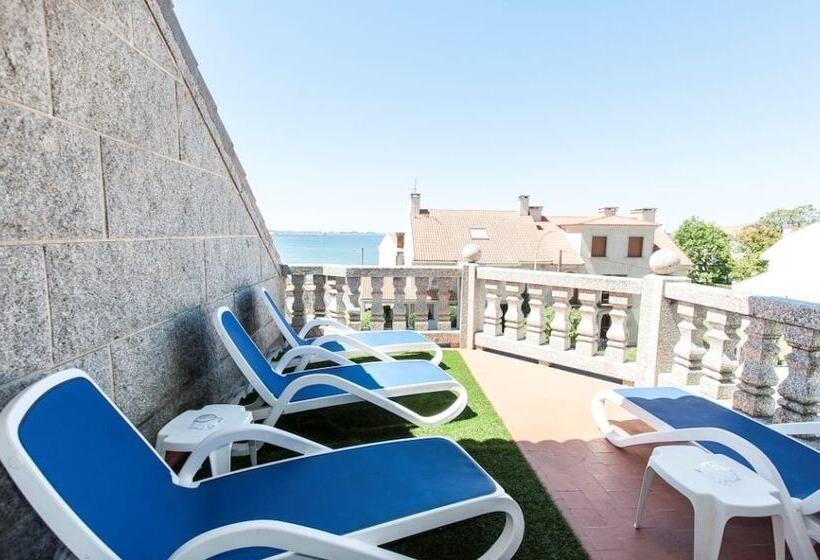 Отель Playa Compostela