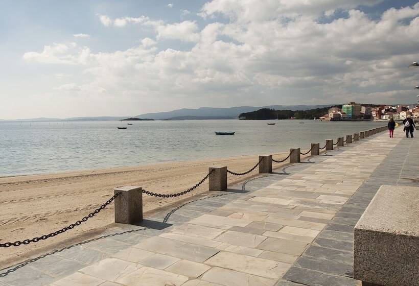 Отель Playa Compostela