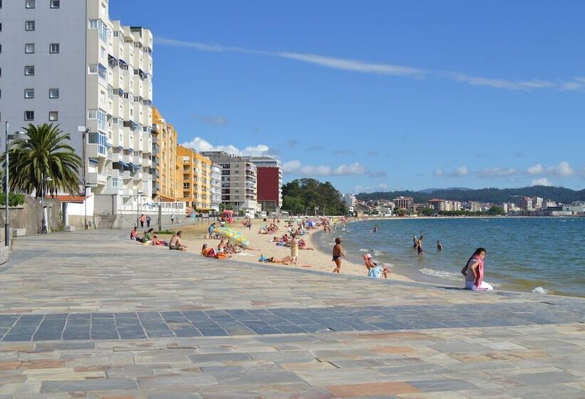 Отель Playa Compostela