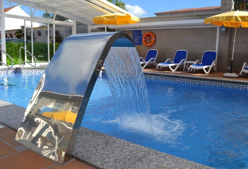 Отель Playa Compostela
