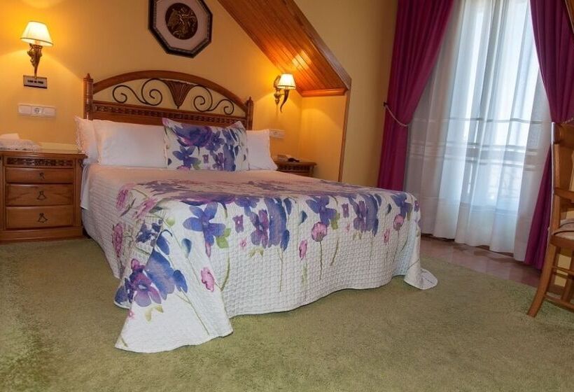 Отель Playa Compostela