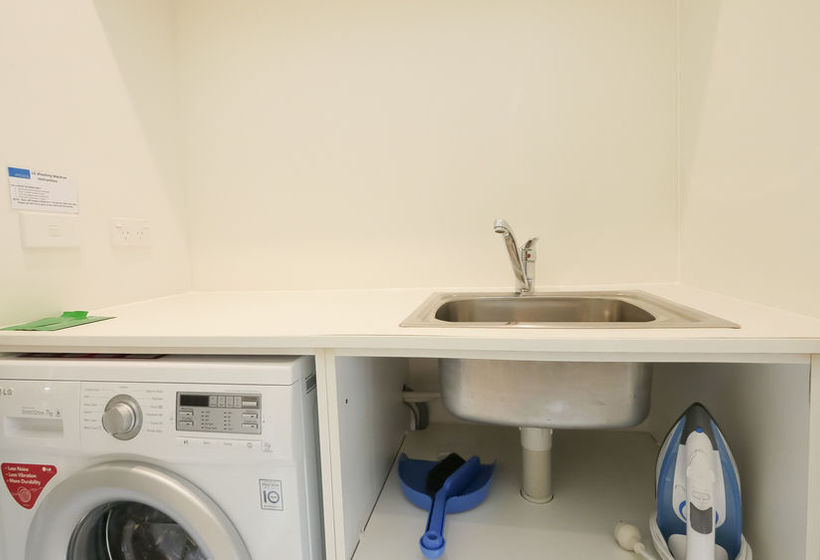 هتل Pool Resort Port Douglas