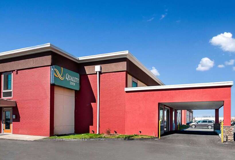 בית מלון כפרי Quality Inn Near Pimlico Racetrack