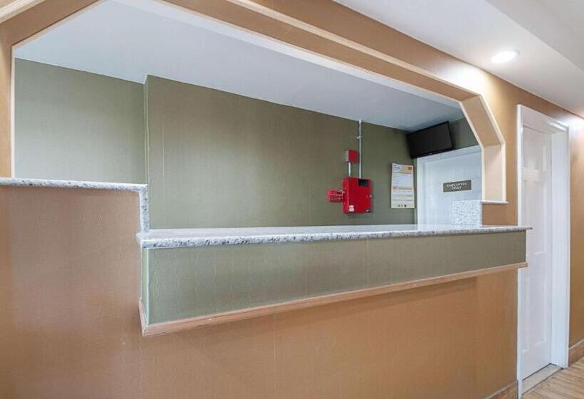 هتل Quality Inn Near Pimlico Racetrack