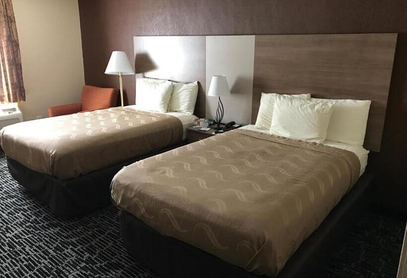 هتل Quality Inn Near Pimlico Racetrack