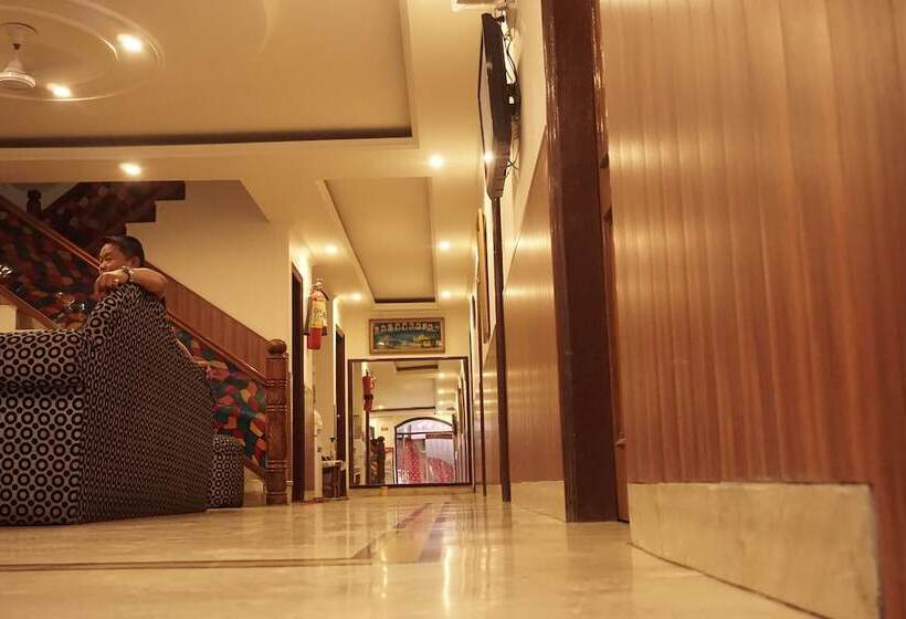 فندق Royal Holidays