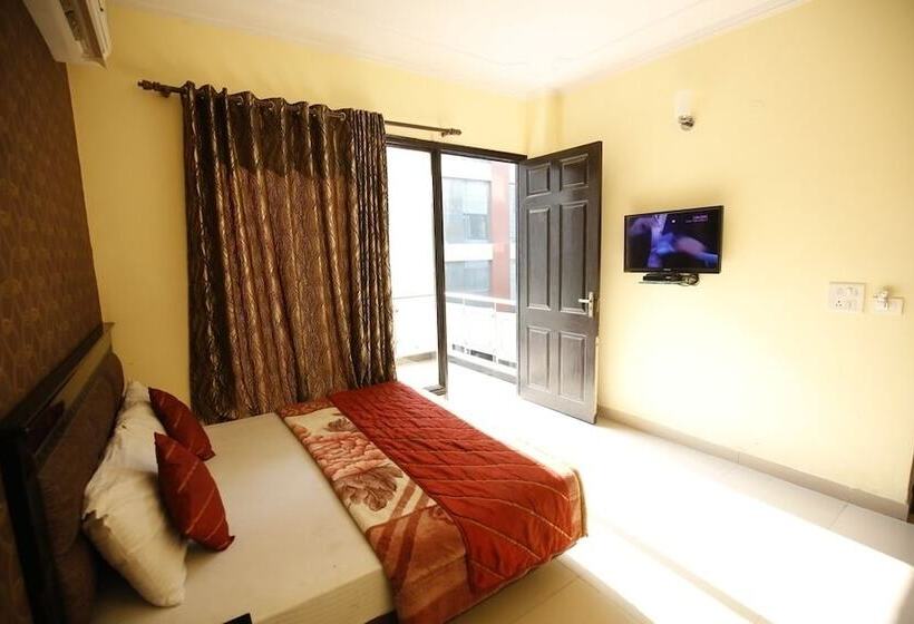 فندق Royal Holidays