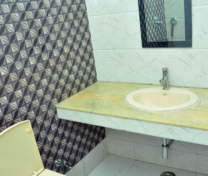 فندق Royal Holidays