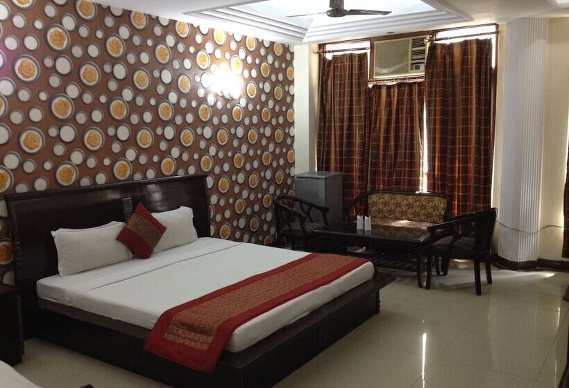 فندق Royal Holidays