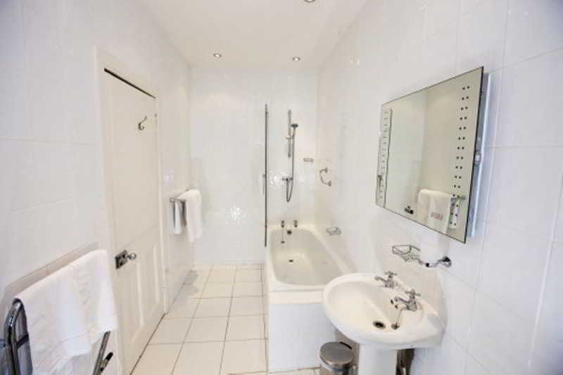 هتل Royal Over Seas League