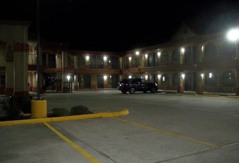 Отель Scottish Inn And Suites Beaumont