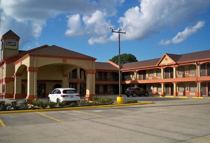 Отель Scottish Inn And Suites Beaumont
