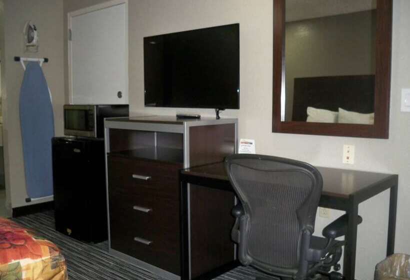 Отель Scottish Inn And Suites Beaumont