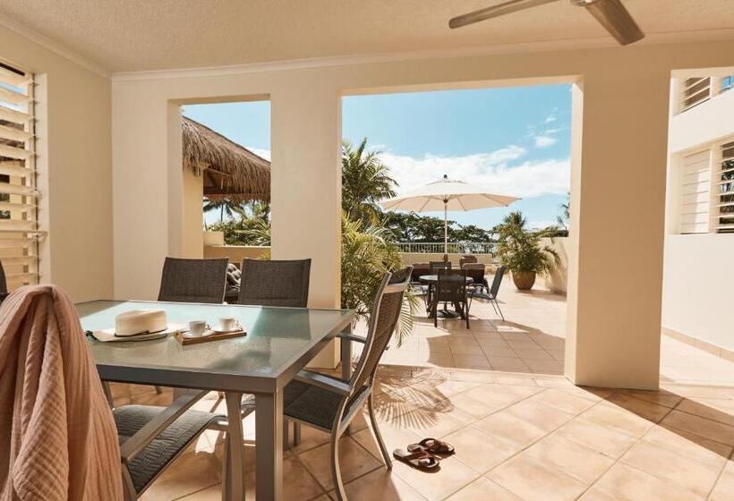 Отель Sea Change Beachfront Apartments