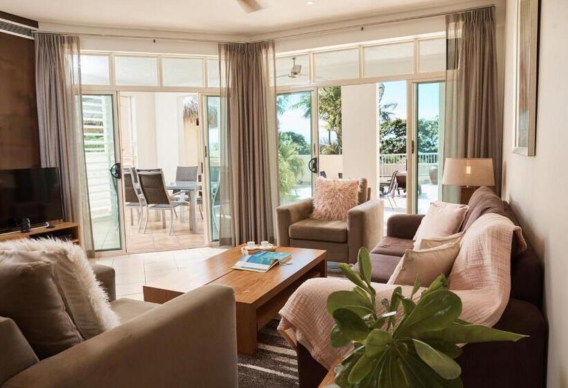 Отель Sea Change Beachfront Apartments