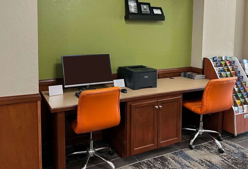 فندق Clarion Pointe Lakeland I 4