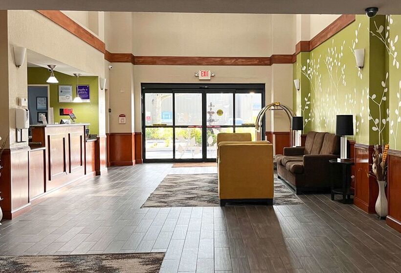 فندق Clarion Pointe Lakeland I 4