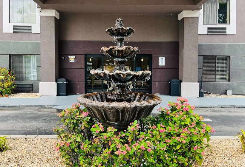 فندق Clarion Pointe Lakeland I 4