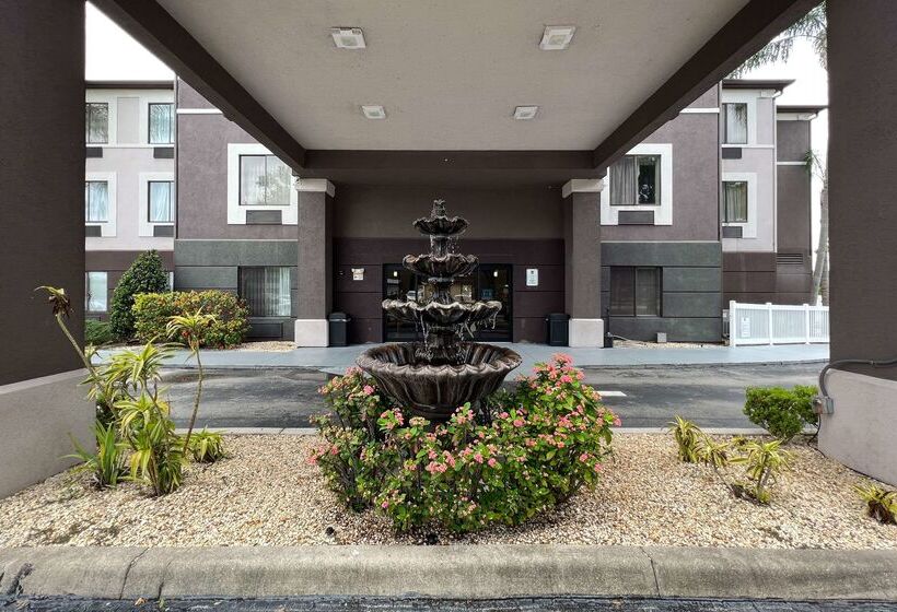 فندق Clarion Pointe Lakeland I 4