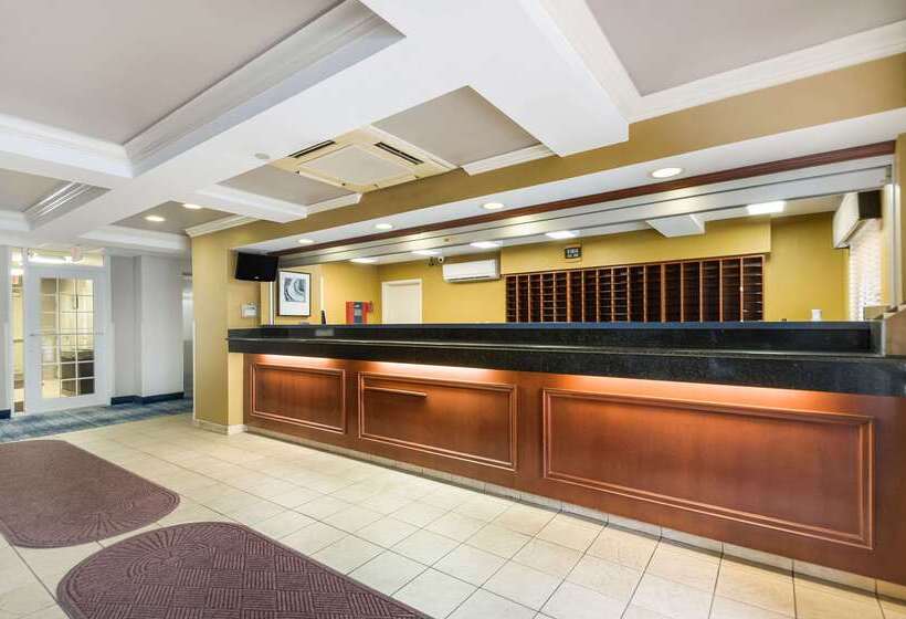 Отель Suburban Studios Sterling Washington Dulles