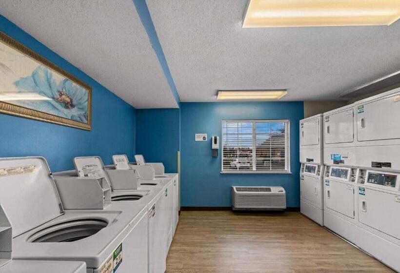 Отель Suburban Studios Sterling Washington Dulles