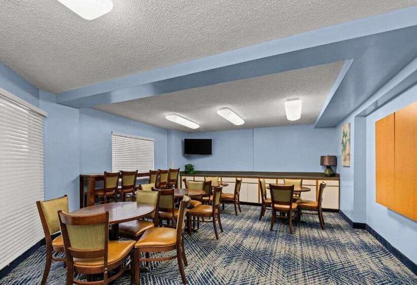 Отель Suburban Studios Sterling Washington Dulles