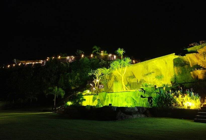 호텔 The Beverly Hills Bali A Luxury Villas & Spa