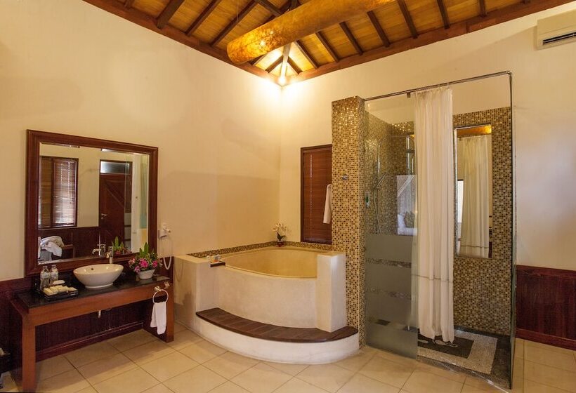 בית מלון כפרי The Beverly Hills Bali A Luxury Villas & Spa