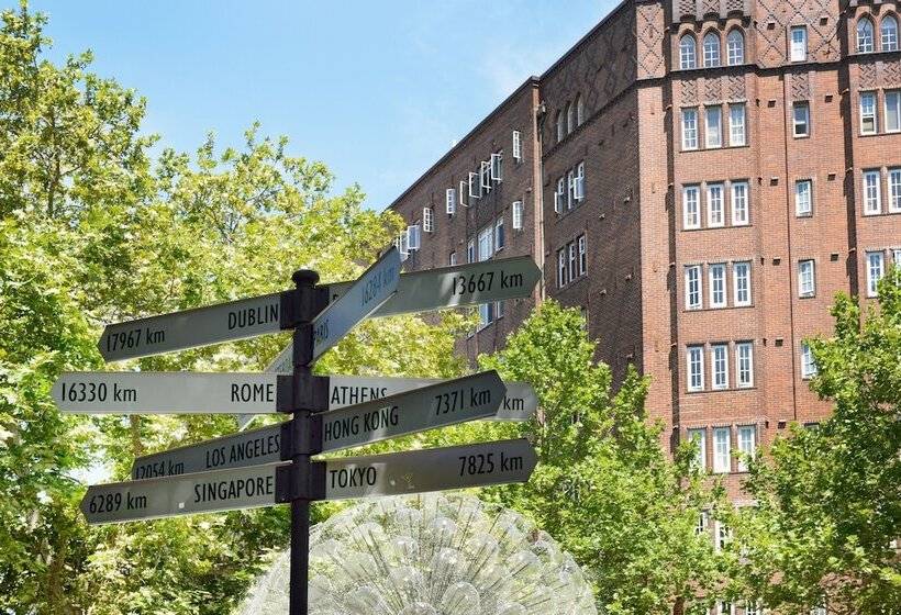 בית מלון כפרי The Jensen Potts Point